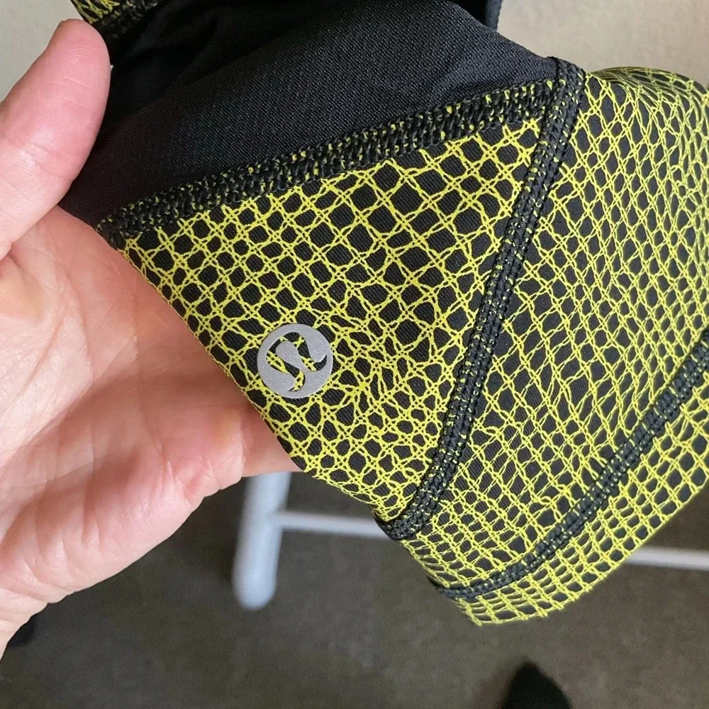 Lululemon Womens 4 Black Yellow‎ Cropped Leggings Athletic Yoga Running Gym - Picture 5 of 6